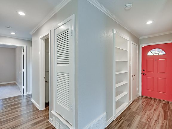 3rd image of 6820 Echo Hill Dr