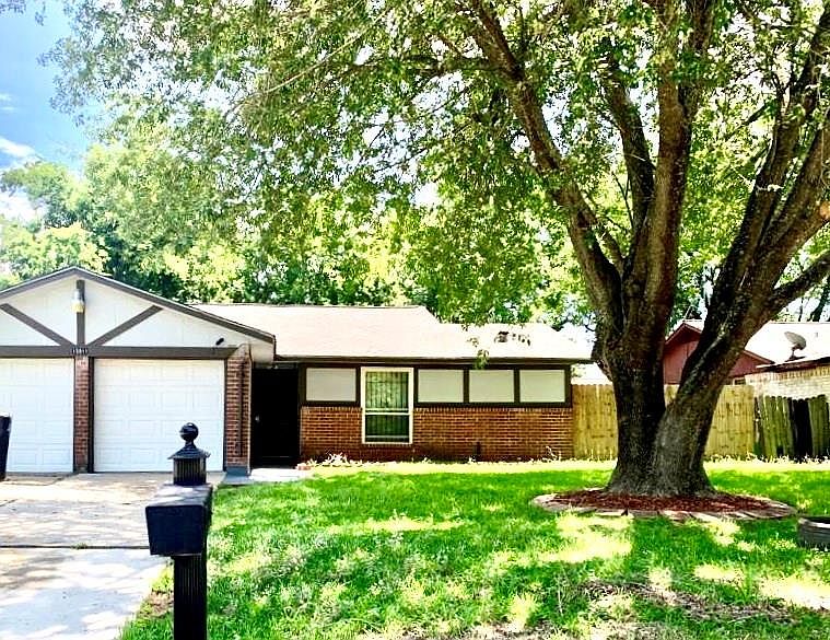 1st image of 15911 Willbriar Ln