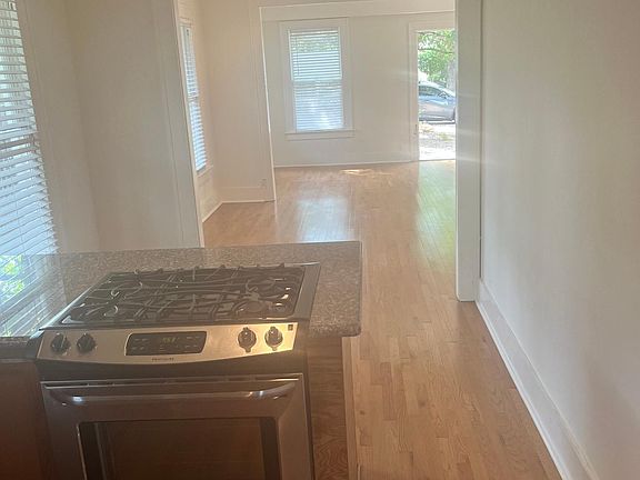 4th image of 3212 Oakmont Blvd APT A