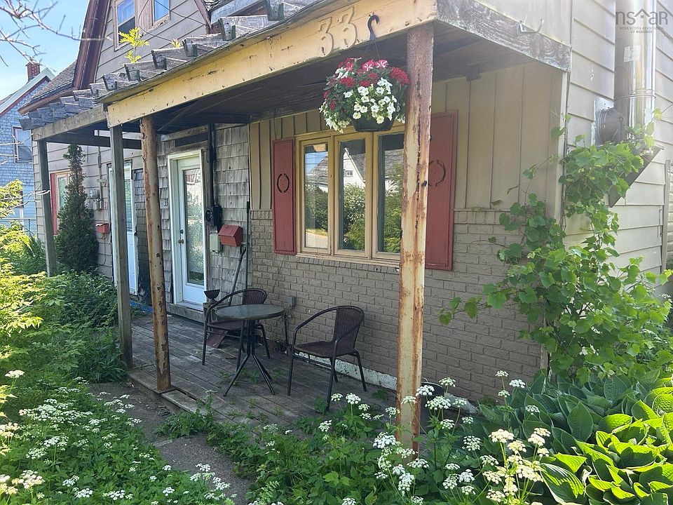 1st image of 33 Foundry St