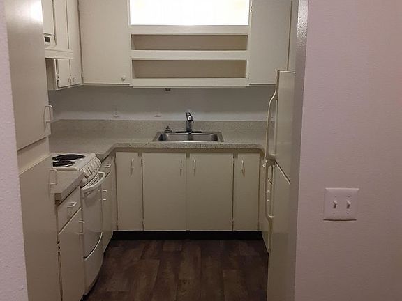 4th image of 3444 Erickson St #110