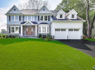 72 Harding Ave, Allendale, NJ 07401