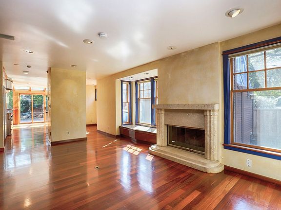 4th image of 643 Barron Ave