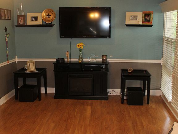 Entertainment Side - LR