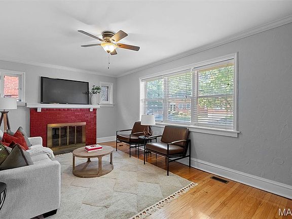 5th image of 7055 Dartmouth Ave