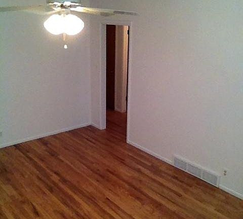 3rd image of 2105 E Claybourne Ave