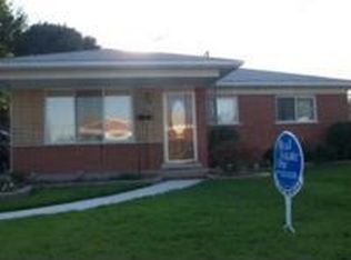 26527 Greenleaf St, Roseville, MI 48066