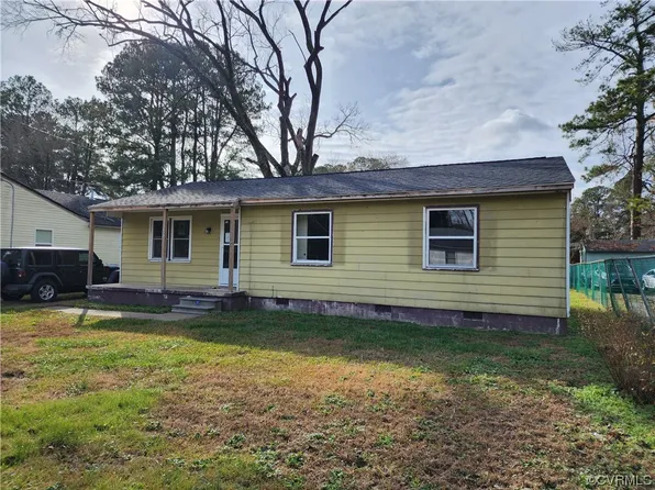 202 S College Dr, Franklin, VA 23851