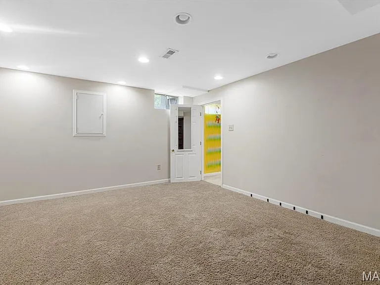 208 Kylewood Ct — Photo 46