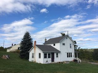 219 Easton Tpke, Newfoundland, PA 18436