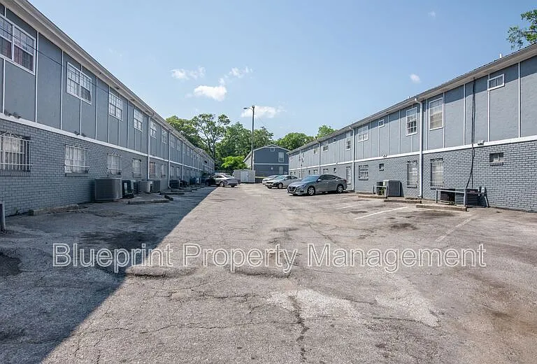 1917 18th Pl N — Photo 2