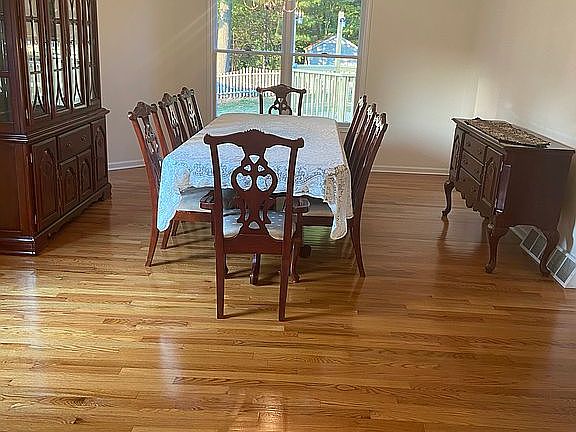 DR furniture included 