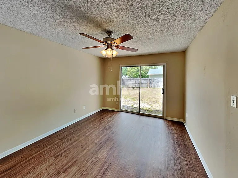 1014 Gore Dr — Photo 9