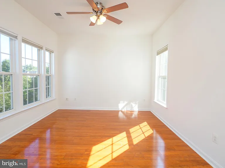 21817 Wingfoot Ct — Photo 37
