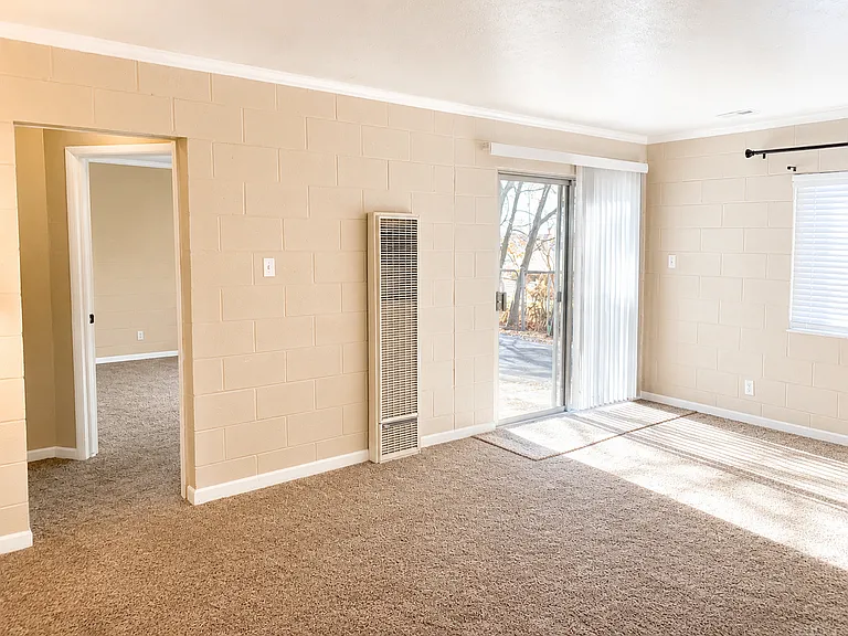 557 N 400 E — Photo 17