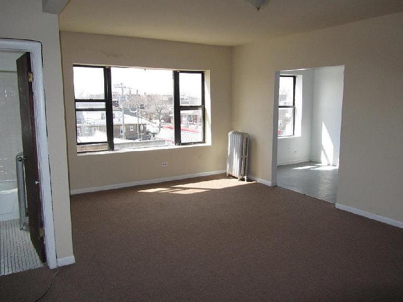 1st image of 1370 W 79th St #1370302