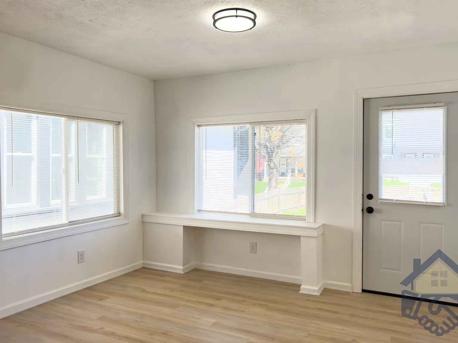 1201 Finley Ave - 1201 Finley Avenue — Photo 2