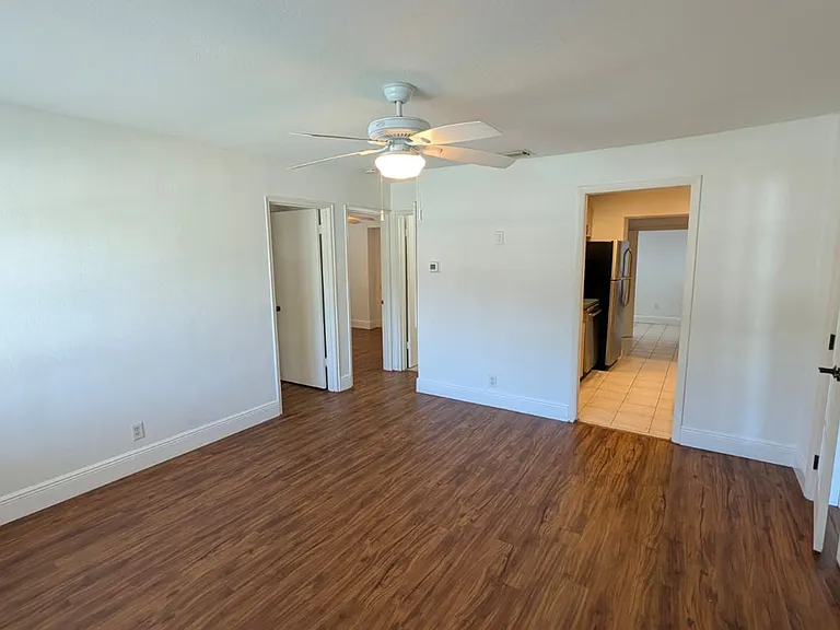 1448 NE 27th Ct — Photo 6