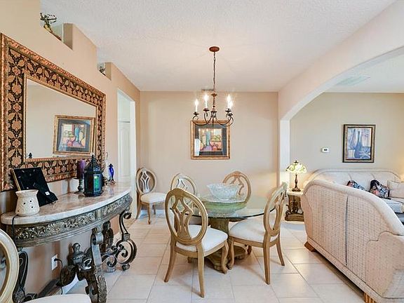 5th image of 3007 Camino Real Dr S