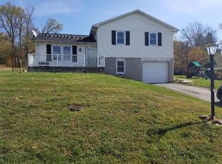 16 Spring St, New Geneva, PA 15467