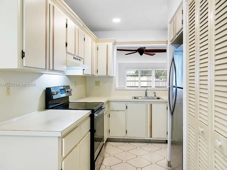 13283 Pineapple Palm Ct #F — Photo 8