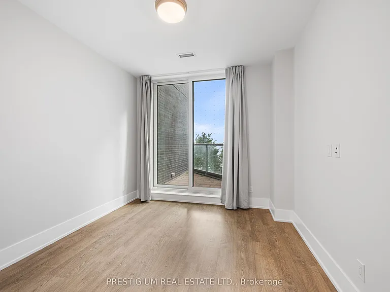1 Edgewater Dr #202 — Photo 11
