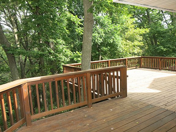 2nd image of 601 Louisiane Cir