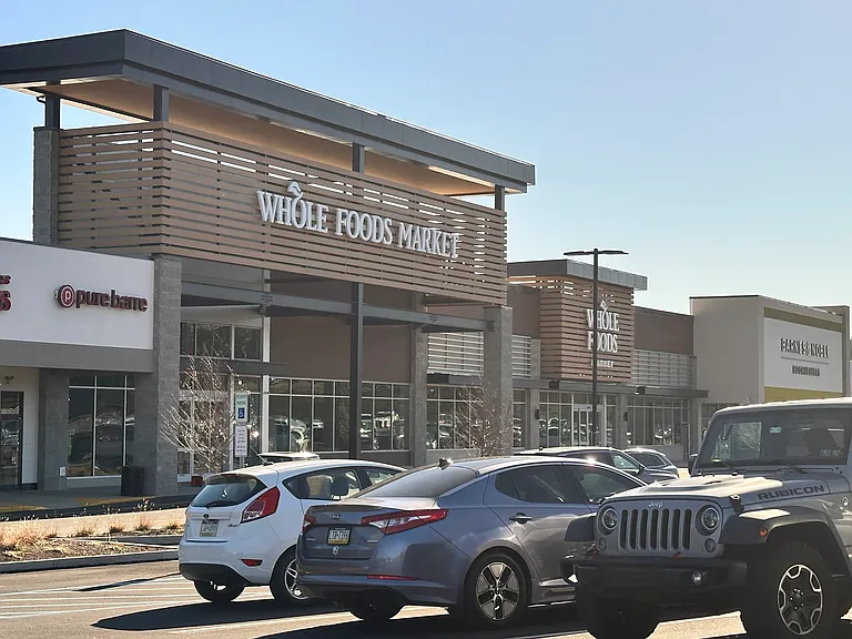 Only 9 minutes from the newly opened Whole Foods at your fingertips.