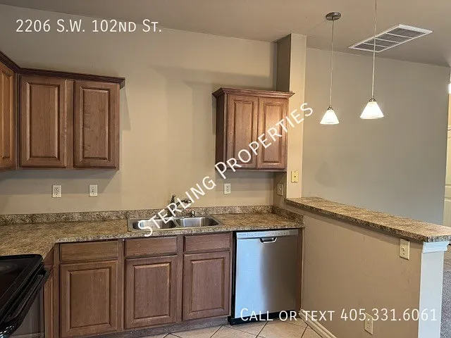 2206 SW 102nd St — Photo 12