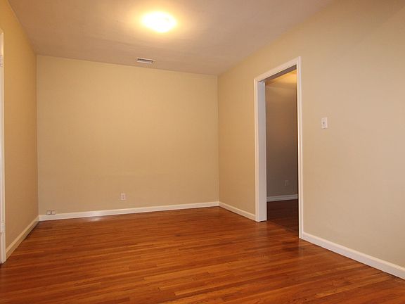 3rd image of 1031 S Silverbirch Pl
