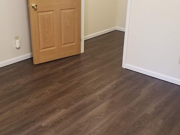 Large 2nd Bedroom W/ Large Walk in Closet.