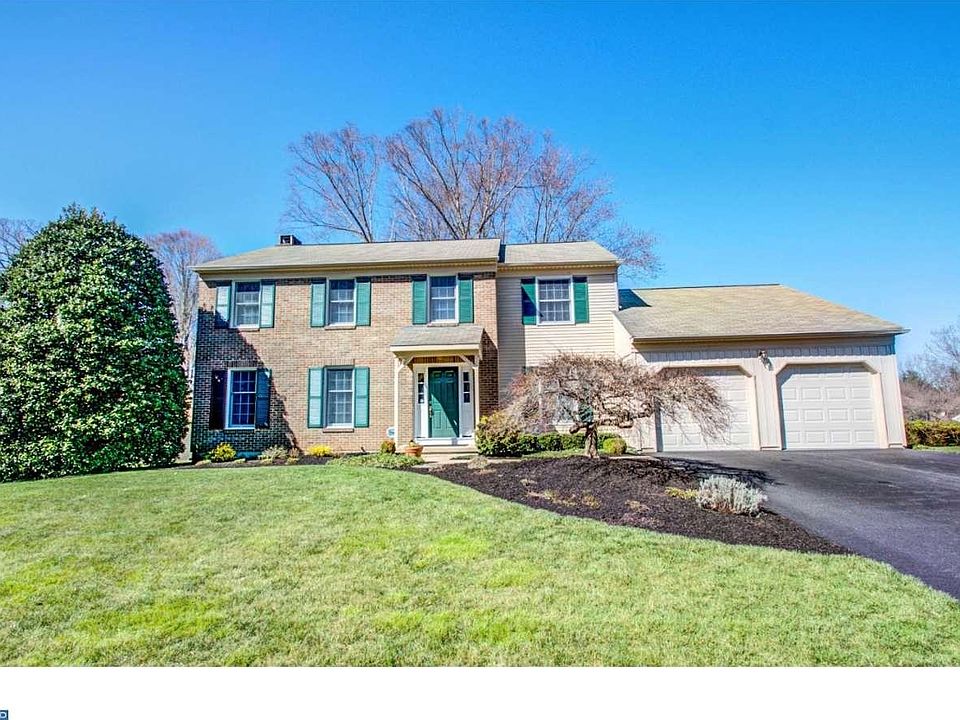 1st image of 27 Tall Oaks Dr