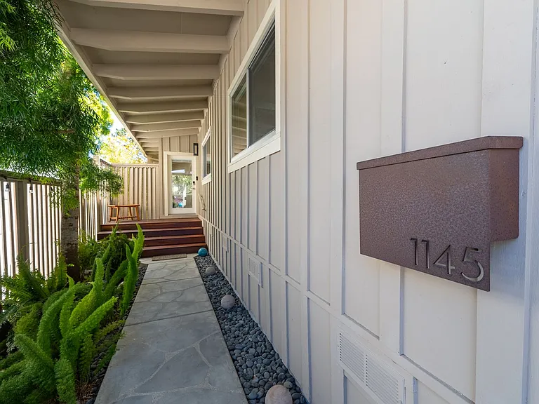 1145 Harrison St — Photo 4