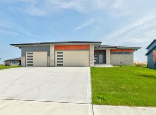 239 NE 62nd St, Ankeny, IA 50021