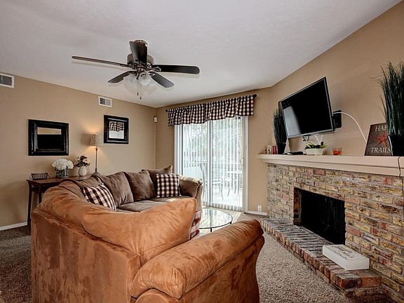 3rd image of 471 W Yucca Ct Unit 323