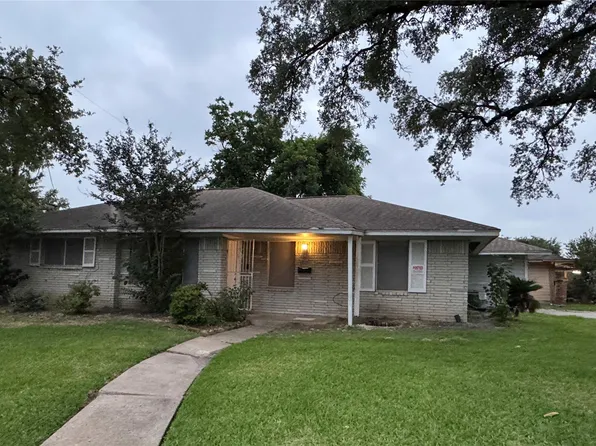 1102 Laurentide St, Houston, TX 77029