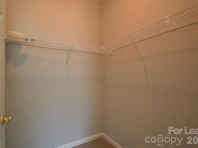 8035 Sultana Cir — Photo 23
