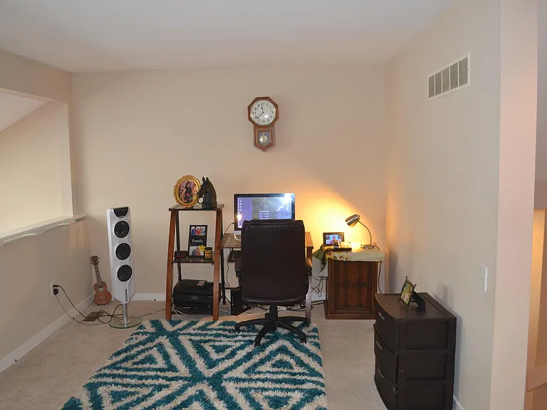 34 Falcon Ct — Photo 9