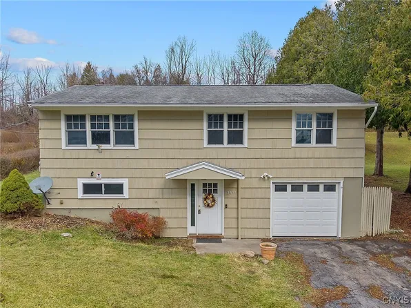 3617 Warners Rd, Syracuse, NY 13209