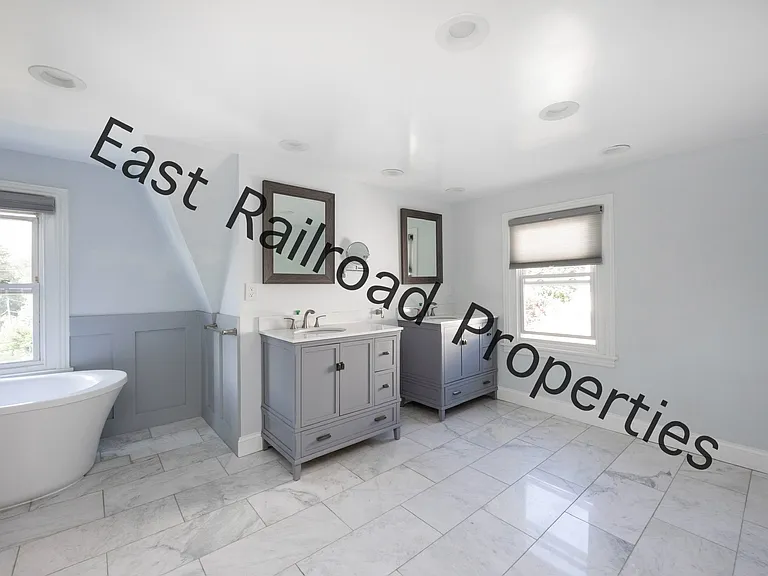 E Railroad Ave — Photo 27