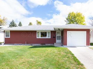 1814 15th St S, Moorhead, MN 56560