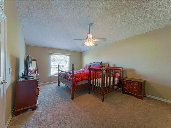 5th image of 3956 Warbler Dr