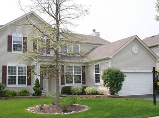 2447 Prairie Crossing Dr, Montgomery, IL 60538