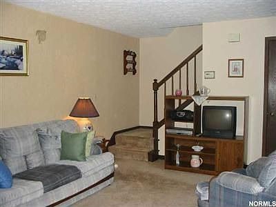 2nd image of 33 Mansfield Ct #33