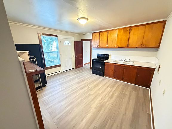 4th image of 704 West Ave #8
