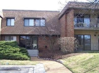 210 Old Oak Dr APT 162, Buffalo Grove, IL 60089