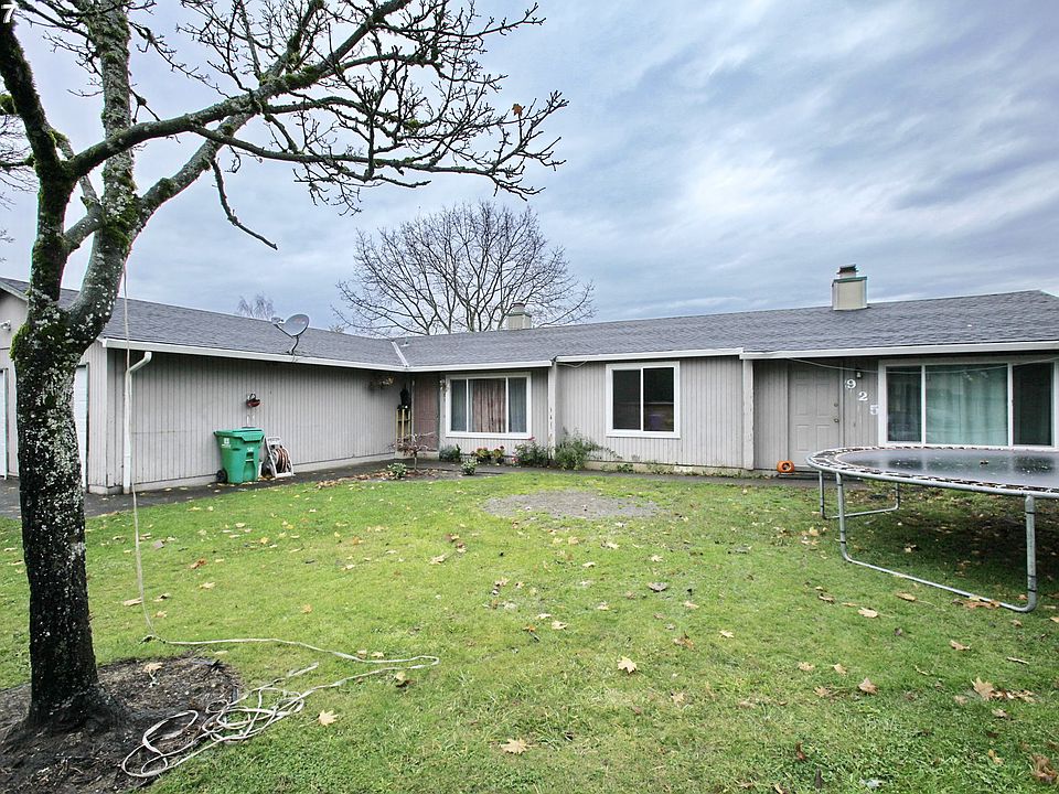 2nd image of 915-925 NE Scott Ct