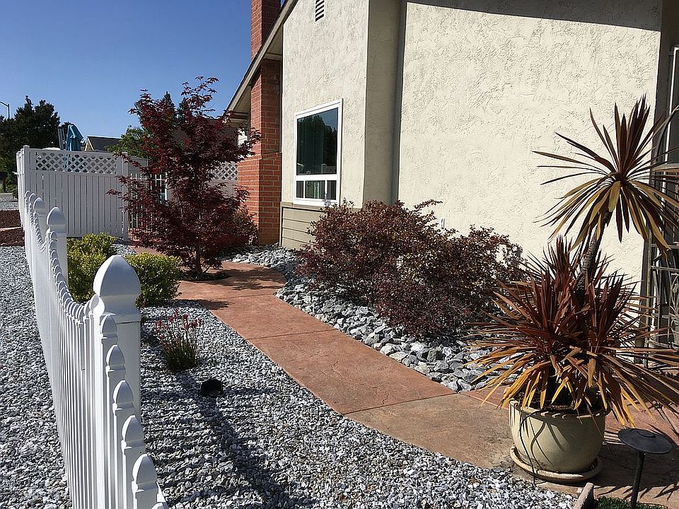 2nd image of 3136 Serra Way