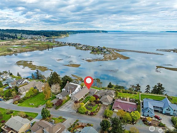 4th image of 2368 Soundview Drive