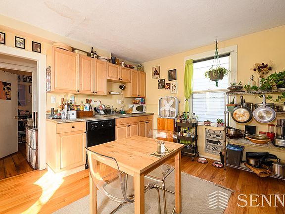 3rd image of 342 Norfolk St #2